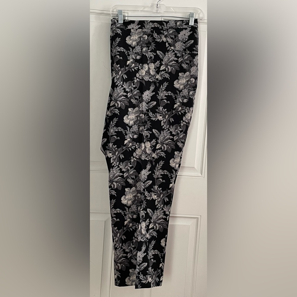 Isaac Mizrahi Black Floral Straight Leg Pants